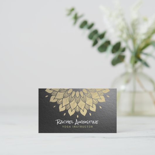 ヨガ瞑想インストラクターシック黒金ゴールド曼荼羅 名刺 (スタンド正面)