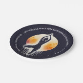 ヨガ瞑想インストラクターツリーポーズフルムーン ペーパープレート (アングル)