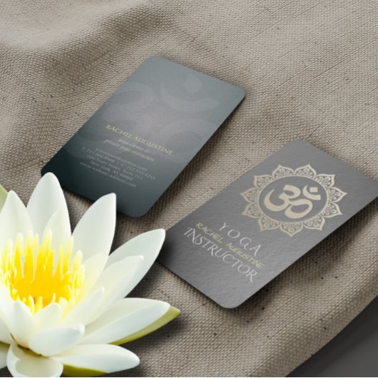 ヨガ瞑想インストラクターブラック金ゴールドOMマンダラ 名刺