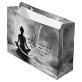 ヨガ瞑想インストラクターロータスポーズイ絵画ンク ラージペーパーバッグ (正面アングル)