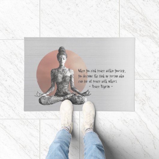 ヨガ瞑想インストラクター霊気マスターロータスポーズ ドアマット (室内)