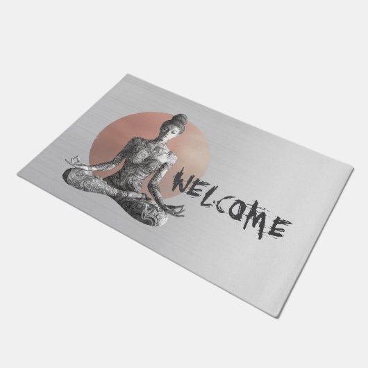 ヨガ瞑想インストラクター霊気マスターロータスポーズ ドアマット (アングル)