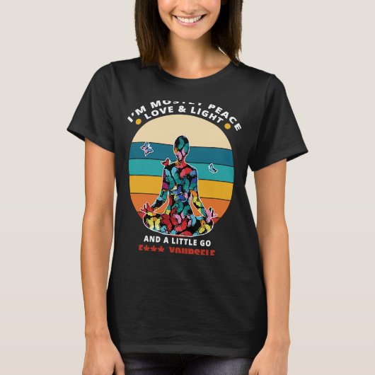 ヨガ瞑想私はほとんど平和の愛と光 Tシャツ (正面)