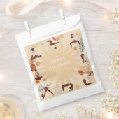 ヨガ誕生日パーティー フェイバーバッグ (クリップ留めされた状態)