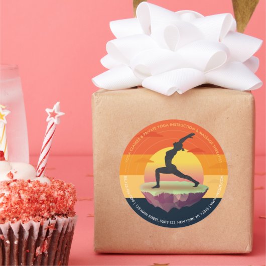 ヨガ講師 瞑想 ポーズ 太陽 飛ぶ島 ラウンドシール (パーティー)