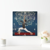 ヨガ金ゴールド、青と赤のマンダラ瞑想 スクエア壁時計 (ホーム)