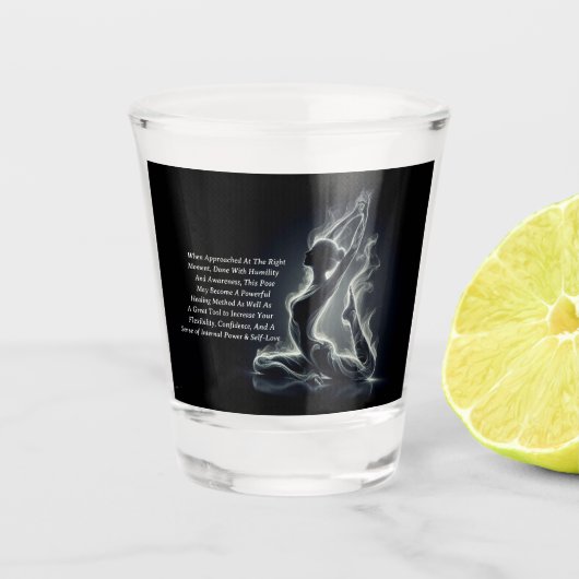 ヨガ霊気インストラクター一本足キングピジョンポーズ ショットグラス (正面)