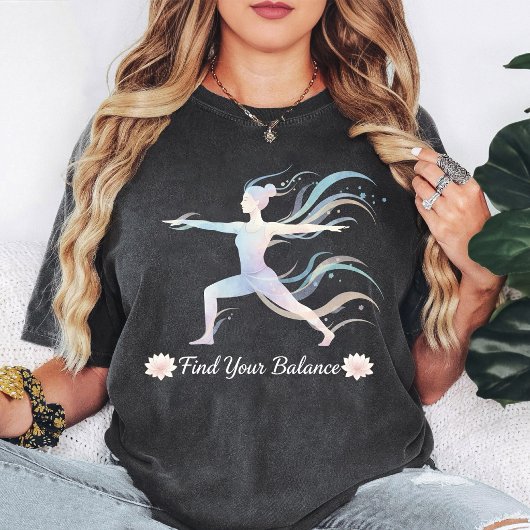 ヨガ・ウォリアーポーズ・バランス・ロータス・水彩デザイン Tシャツ
