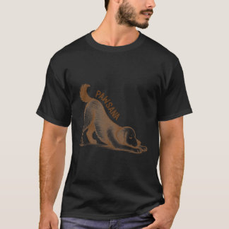 ヨガ・パピー・下向きの犬のポーズ・瞑想・パウサナ・フィー Tシャツ