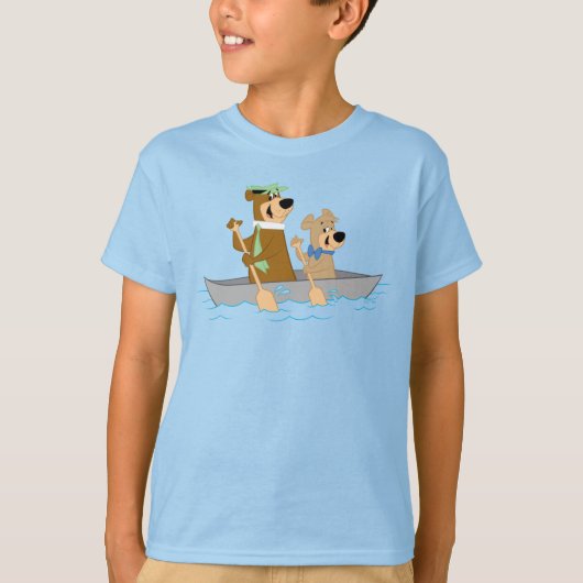 ヨギベアとブーブーの楽しいカヌー冒険 Tシャツ (正面)