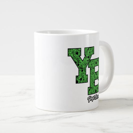 ヨギベアパターン(の模様が)あるバーシティ文字 ジャンボコーヒーマグカップ (正面右)