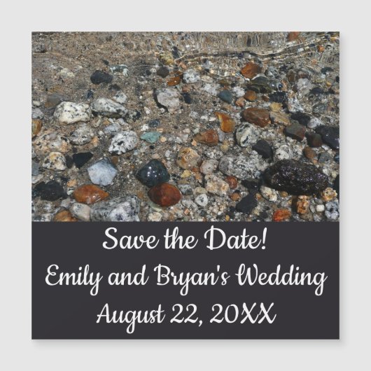 ヨセミテのテナヤ湖の花崗岩の小石 (正面)