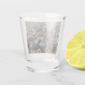 ヨセミテのテナヤ湖の花崗岩の小石 ショットグラス (裏面)