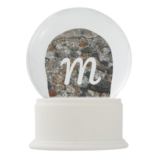 ヨセミテのテナヤ湖の花崗岩の小石 スノーグローブ (正面)