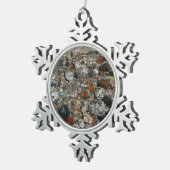 ヨセミテのテナヤ湖の花崗岩の小石 スノーフレークピューターオーナメント (右)