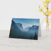 ヨセミテのトンネルの眺め カード (黄色い花)