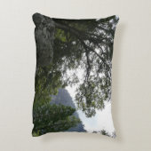 ヨセミテのヴェルナル滝への道の朝 アクセントクッション (裏面(縦))