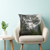 ヨセミテのヴェルナル滝への道の朝 クッション (椅子)