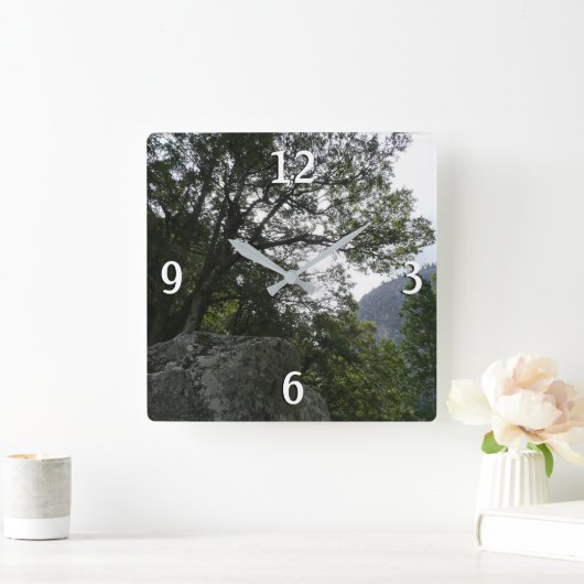 ヨセミテのヴェルナル滝への道の朝 スクエア壁時計 (ホーム)