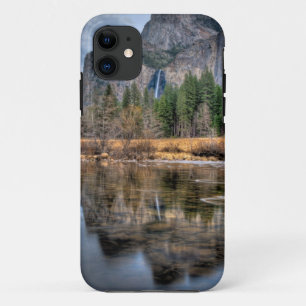 ヨセミテの景色の滝 iPhone 11 ケース