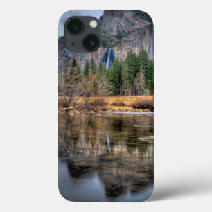 ヨセミテの景色の滝 iPhone 13ケース