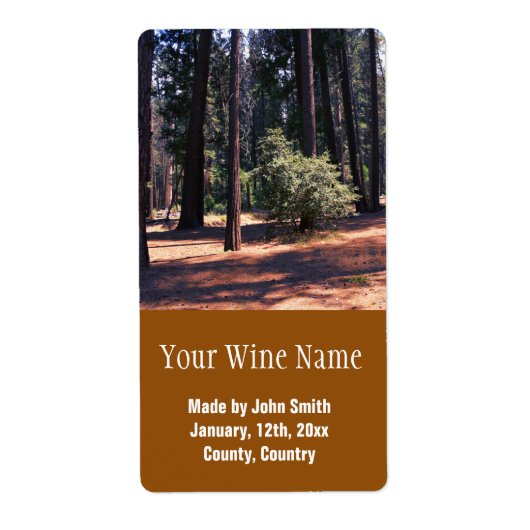 ヨセミテの森の茶色のワインラベル。 ラベル (正面)