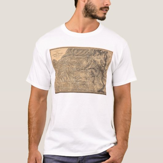 ヨセミテの谷に隣接するシエラネバダ山脈 Tシャツ (正面)