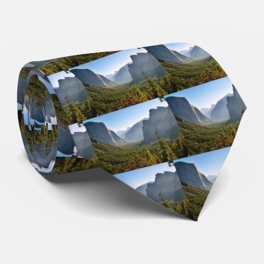ヨセミテの谷への入口 ネクタイ (ロール)