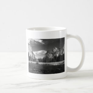 ヨセミテカリフォルニアの半分のドームB&W コーヒーマグカップ