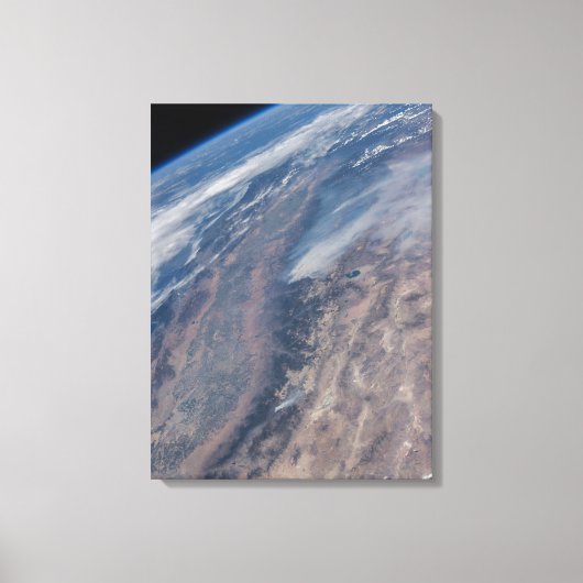 ヨセミテ国立公園とスタニスラウスフォレストでの火災 キャンバスプリント (正面)