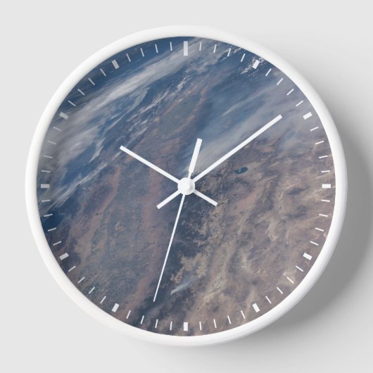 ヨセミテ国立公園とスタニスラウスフォレストでの火災 壁時計 (正面)