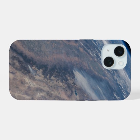 ヨセミテ国立公園とスタニスラウスフォレストでの火災 iPhone 15ケース (裏面横)