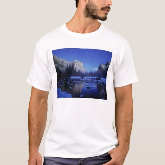 ヨセミテ国立公園のエル・キャピタン山 Tシャツ (正面)