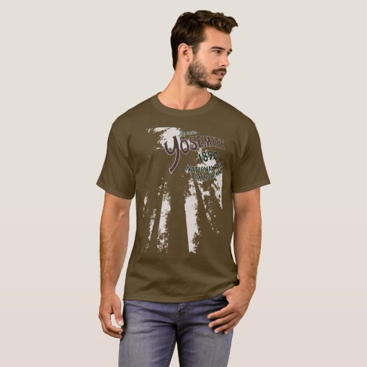 ヨセミテ国立公園のセコイアTシャツ Tシャツ (正面フル)