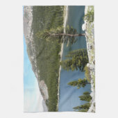 ヨセミテ国立公園のテナヤ湖 キッチンタオル (縦)