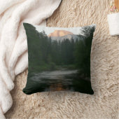 ヨセミテ国立公園のハーフドームサンセット クッション (ブランケット)