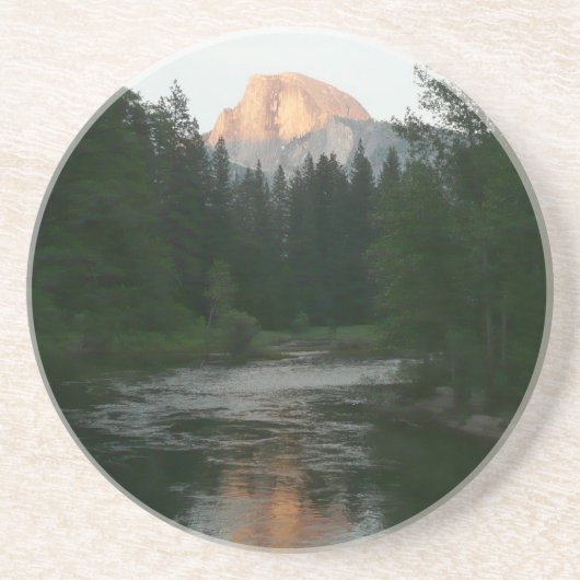 ヨセミテ国立公園のハーフドームサンセット コースター (正面)