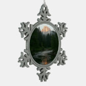 ヨセミテ国立公園のハーフドームサンセット スノーフレークピューターオーナメント (左)