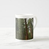 ヨセミテ国立公園のマリポサグローブ ボーンチャイナマグカップ (正面右)