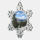 ヨセミテ国立公園のOLMSTED POINT III スノーフレークピューターオーナメント (右)