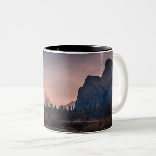 ヨセミテ国立公園カリフォルニア日の出 ツートーンマグカップ (正面右)