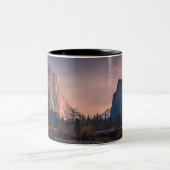 ヨセミテ国立公園カリフォルニア日の出 ツートーンマグカップ (中央)