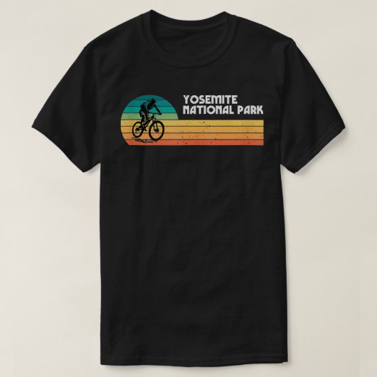 ヨセミテ国立公園ストライプレトロヴィンテージ山 Tシャツ (デザイン正面)