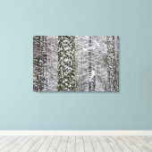 ヨセミテ渓谷の雪に覆われた木の幹 –  キャンバスプリント (インサイチュ (ウッドフロア))