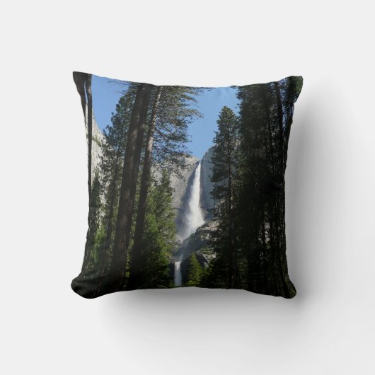 ヨセミテ滝と森の風景写真 クッション (正面)