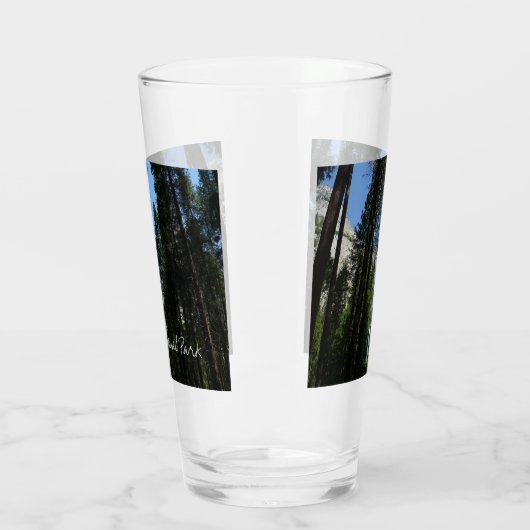 ヨセミテ滝と森の風景写真 タンブラーグラス (左)