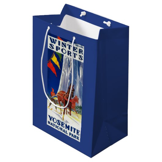 ヨセミテPosterYosemite、カリフォルニアの冬季スポーツ ミディアムペーパーバッグ (正面アングル)