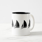 ヨットのコーヒー・マグ ツートーンマグカップ (正面右)
