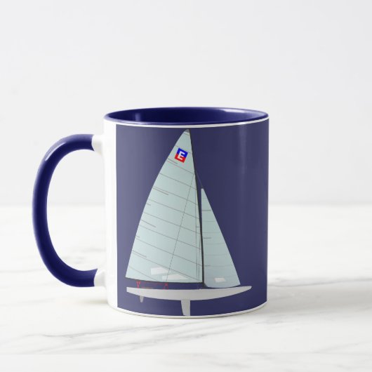 ヨットを競争させるEの大型平底船のクラス マグカップ (左)