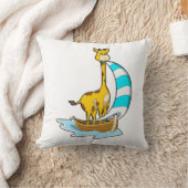 ヨット付きキリン クッション (ブランケット)